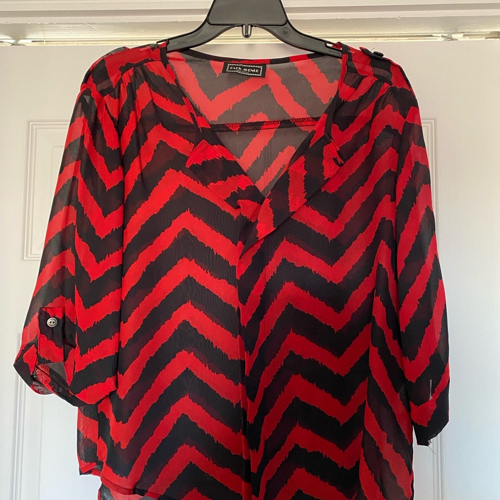 Dana Buchman Red and Black Zigzag Blouse